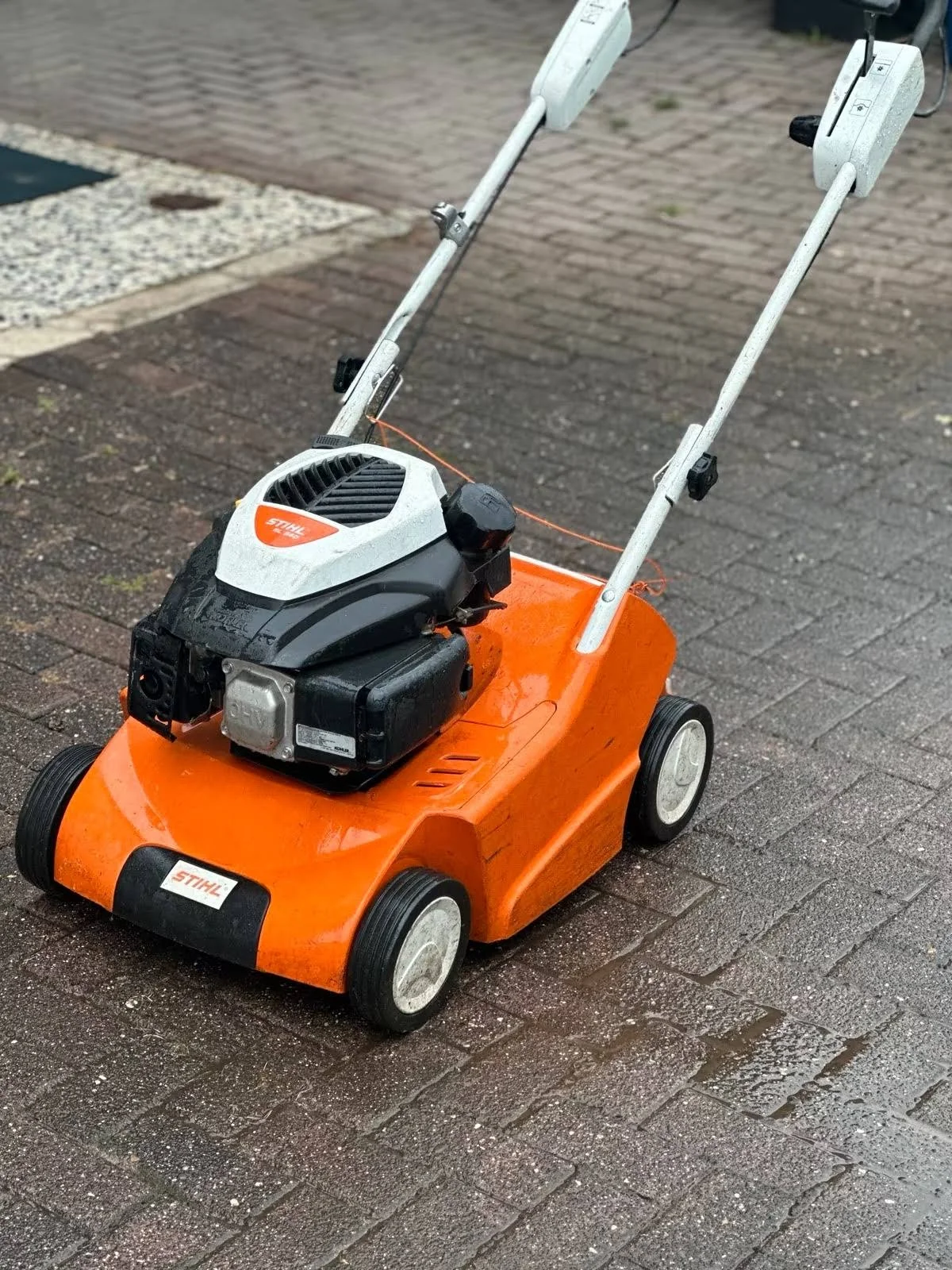 Originalfoto: STIHL RL 540 Vertikutierer im Mietpark
